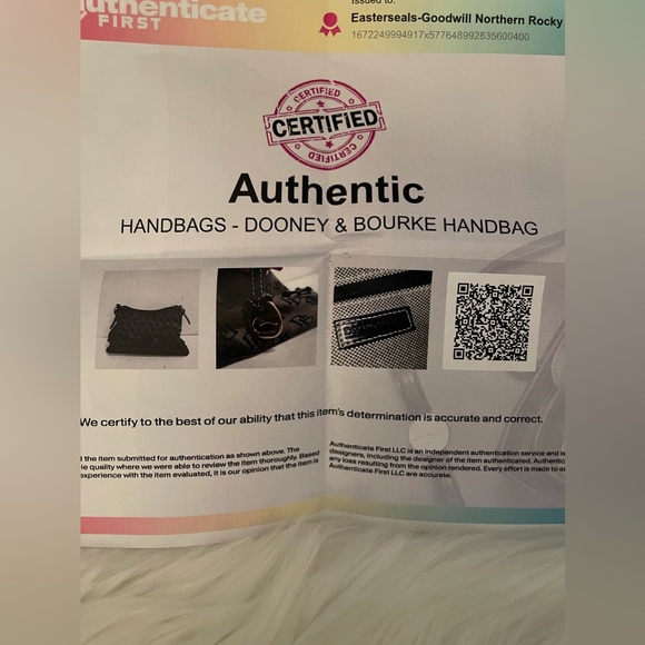 Dooney & Bourke with authenticity papers - Picture 4 of 15